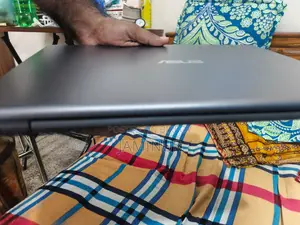 ল্যাপটপ আসুস ভিভুবুক এক্স৫৪০এসএ ৪জিবি ইন্টেল কোর আই৩ এইচডিডি+এসএসডি ১টি