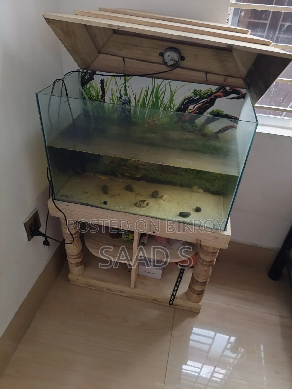 Sell Post Aquarium