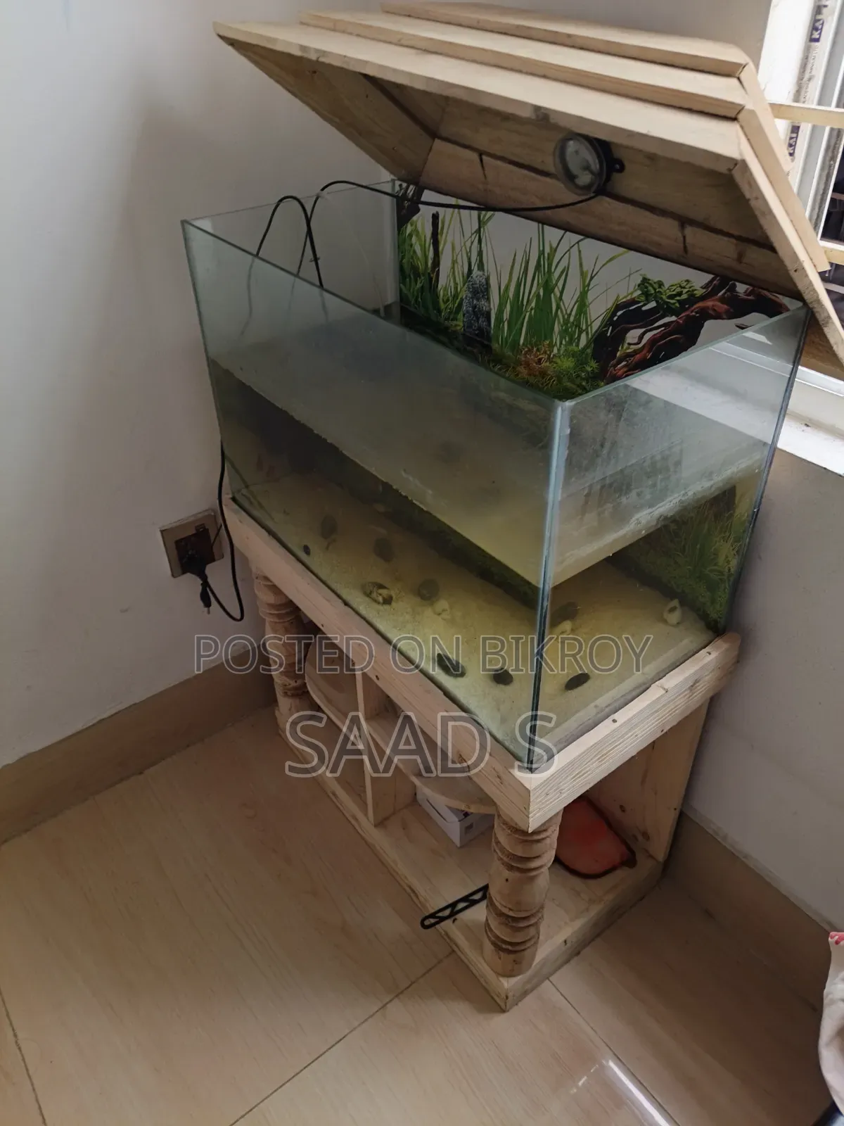Sell Post Aquarium