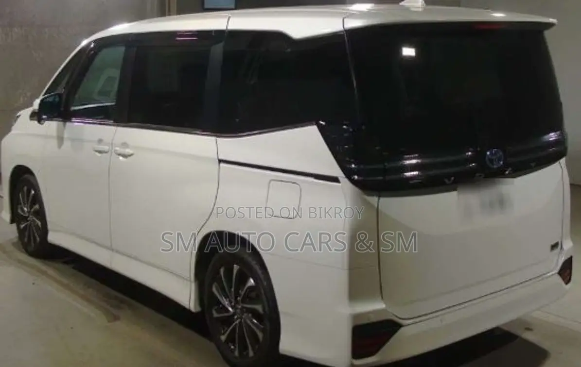 Toyota Voxy Hybrid S-Z 2WD 7-Seater 2023 Pearl