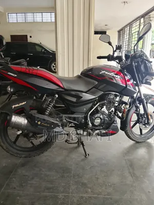 বাজাজ পালসার ১৫০ ২০২২ ব্ল্যাক