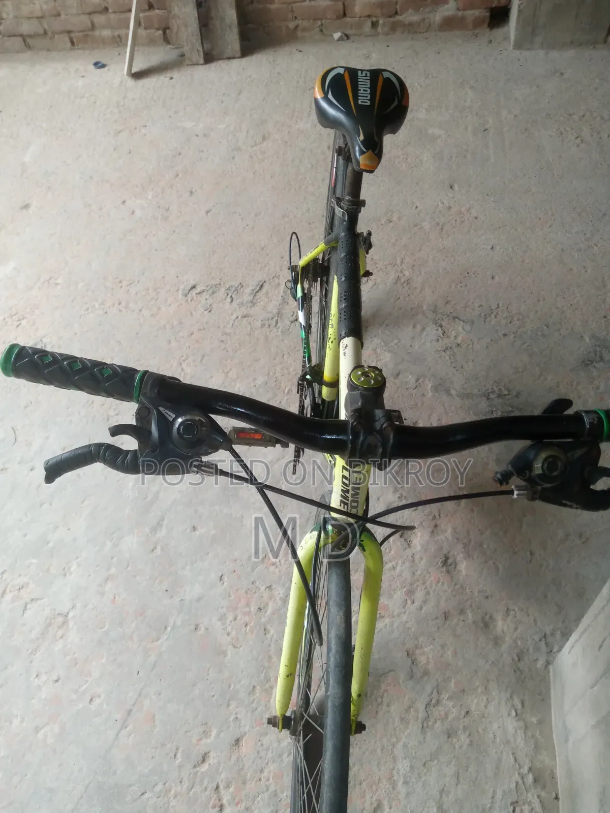 চিকন চাকা রোড বাইক