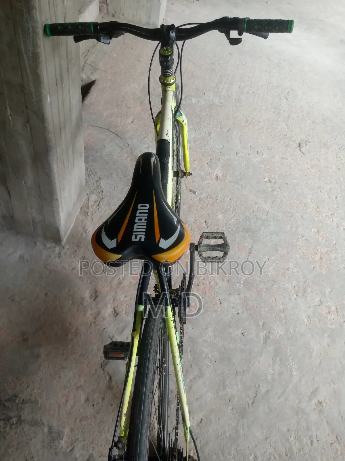 চিকন চাকা রোড বাইক