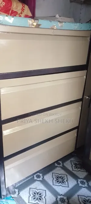 Almirah and wardrobes for sell