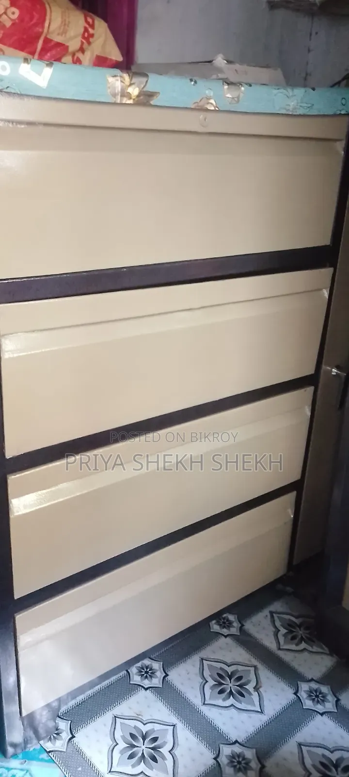 Almirah and wardrobes for sell