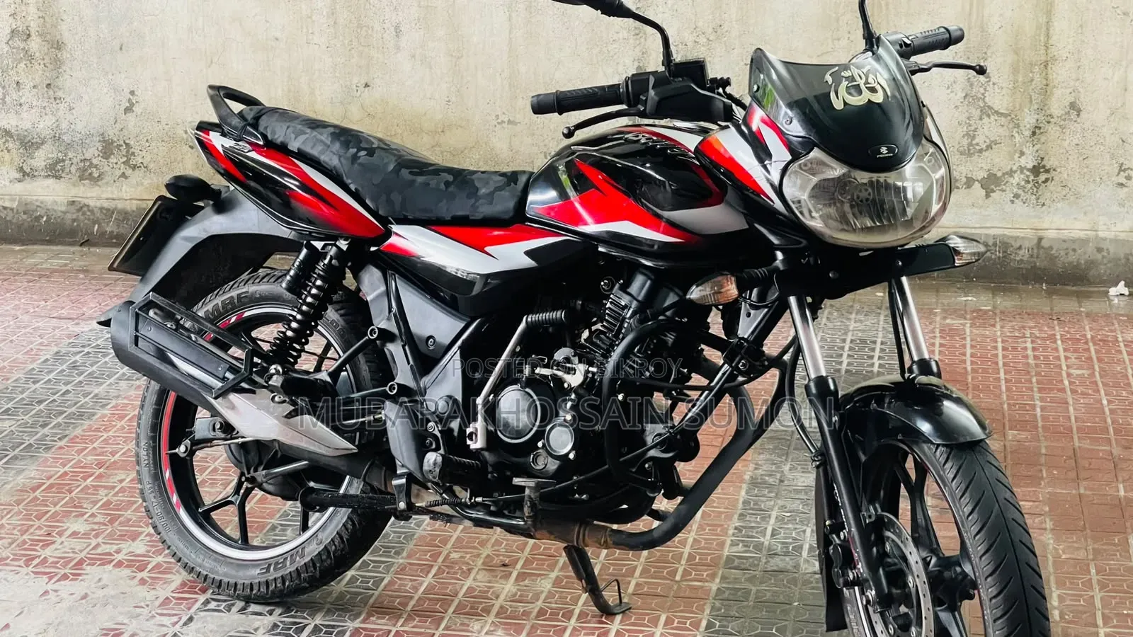 বাজাজ ডিসকভার ১২৫ ২০২১ ব্ল্যাক