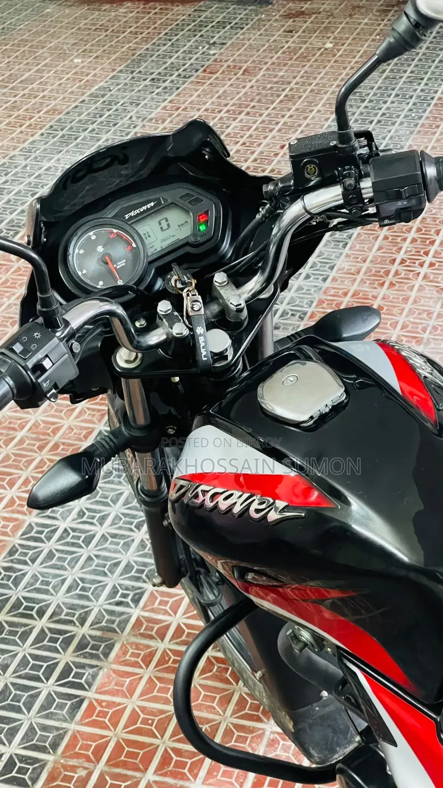 বাজাজ ডিসকভার ১২৫ ২০২১ ব্ল্যাক