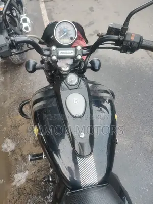বাজাজ এভেঞ্জার ১৬০ স্ট্রিট ২০২১ ব্ল্যাক
