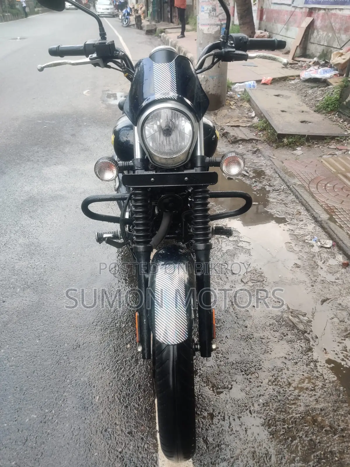 বাজাজ এভেঞ্জার ১৬০ স্ট্রিট ২০২১ ব্ল্যাক