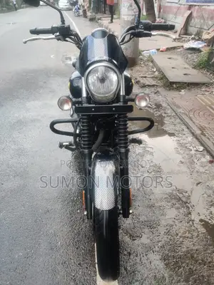 বাজাজ এভেঞ্জার ১৬০ স্ট্রিট ২০২১ ব্ল্যাক