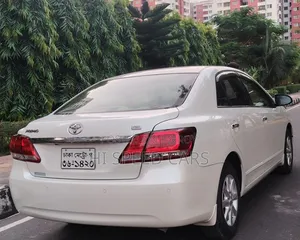 টয়োটা প্রমিও ২০১৮ পার্ল