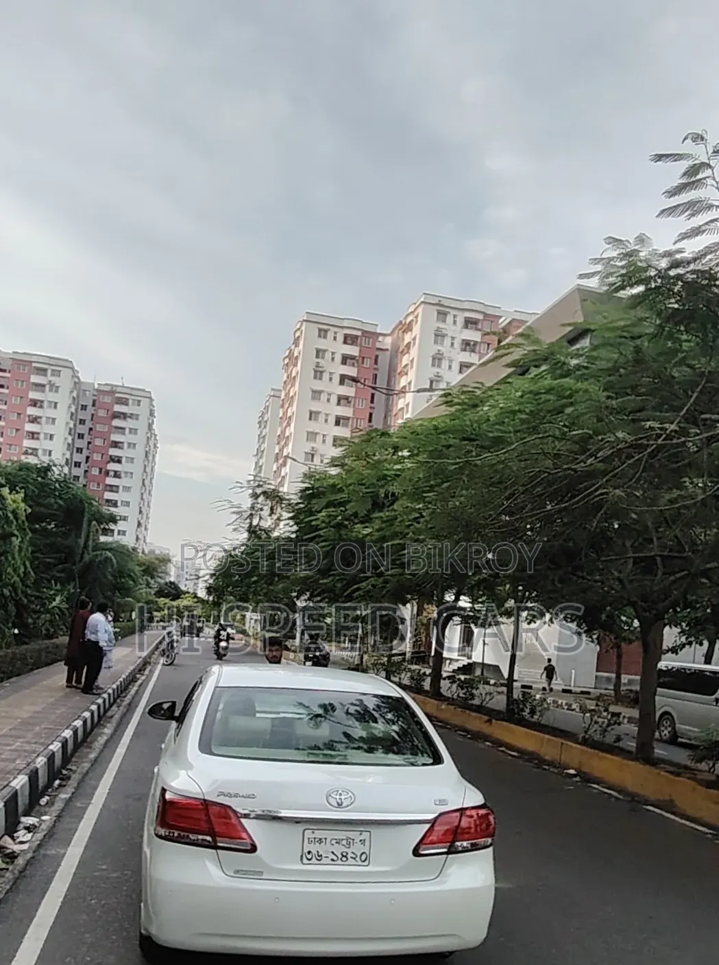 টয়োটা প্রমিও ২০১৮ পার্ল