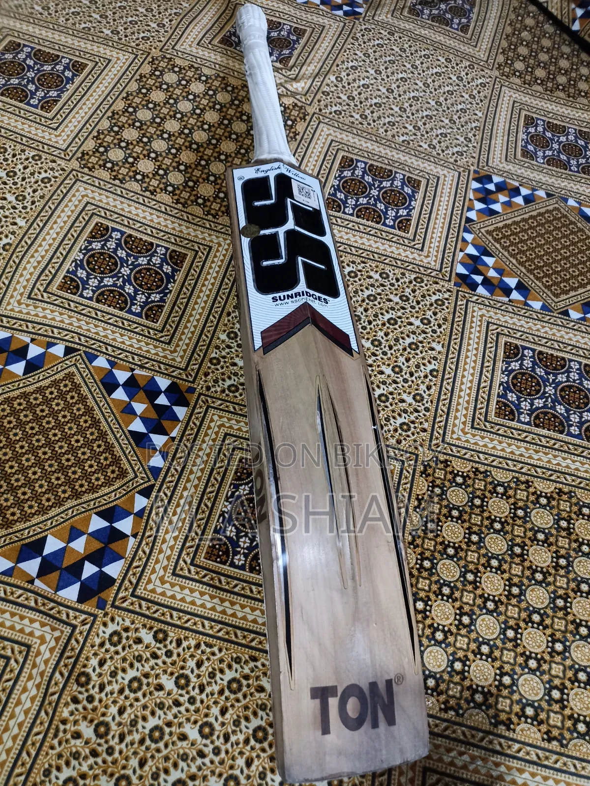 Cricket Game Bat 1 Thousand