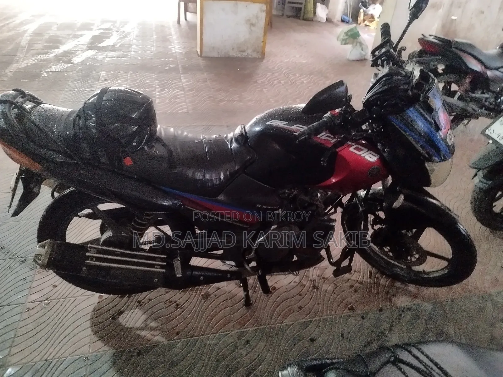 Yamaha 2010 Black