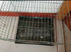 ২৪/১৮ সাইজের ব্যাবহৃত খাঁচা বিক্রি হবে