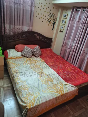 Queen Size Bed (5×7) Regal