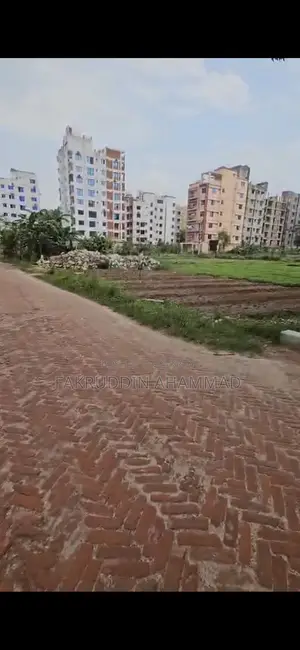 For Sale - 4 Katha Corner Plot in Green Model Town
