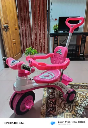 এটা একটা ইউস করা গাড়ি,