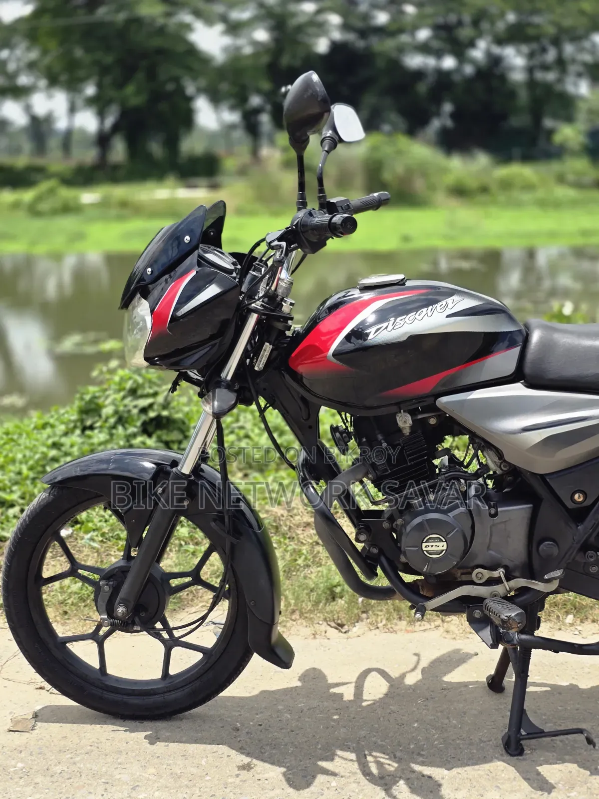 বাজাজ ডিসকভার ১২৫ ২০১৮ কালো