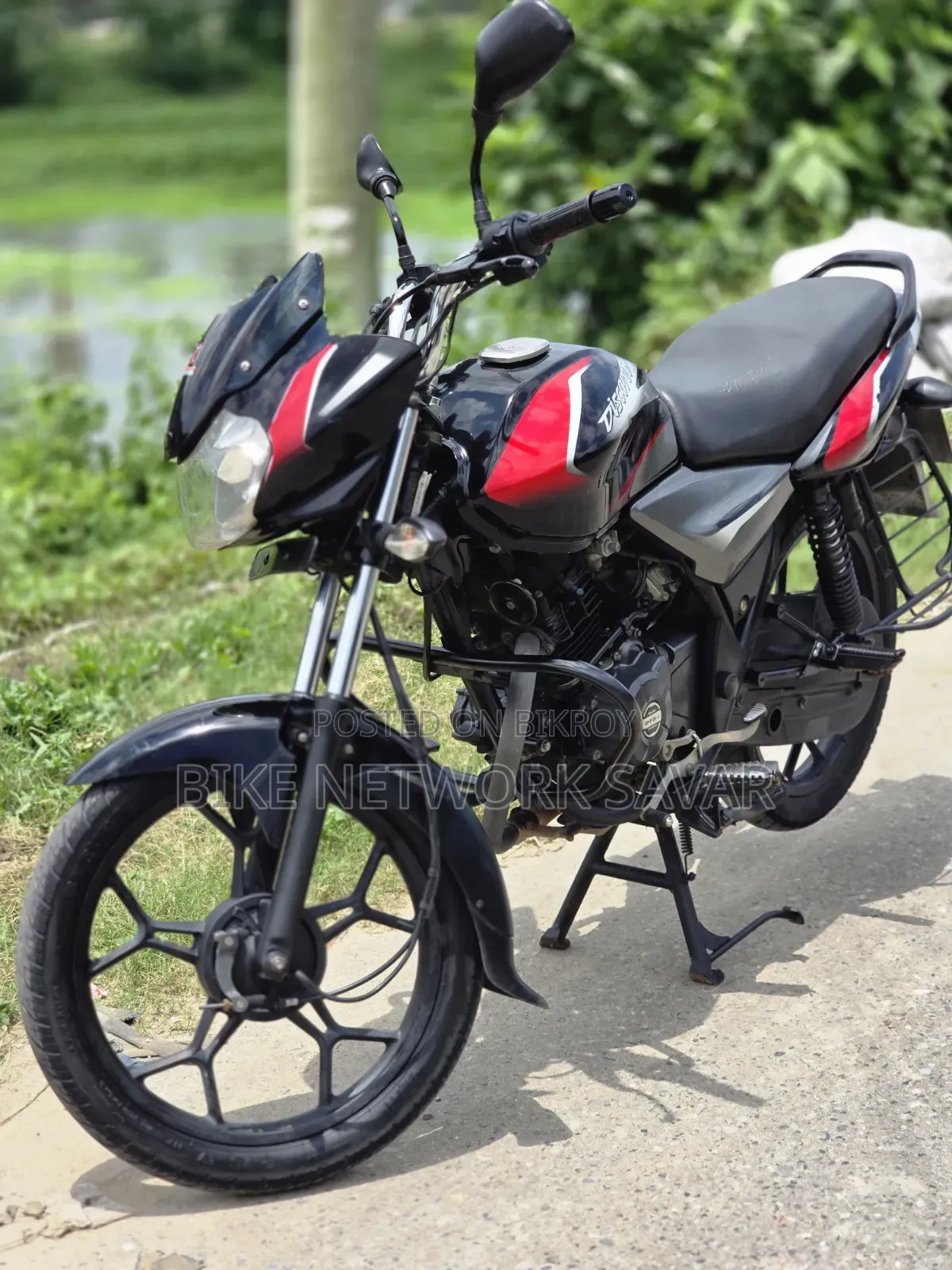 বাজাজ ডিসকভার ১২৫ ২০১৮ কালো