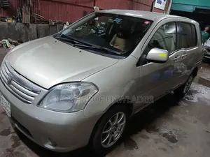 টয়োটা রাউম ২০০৪ বেইজ