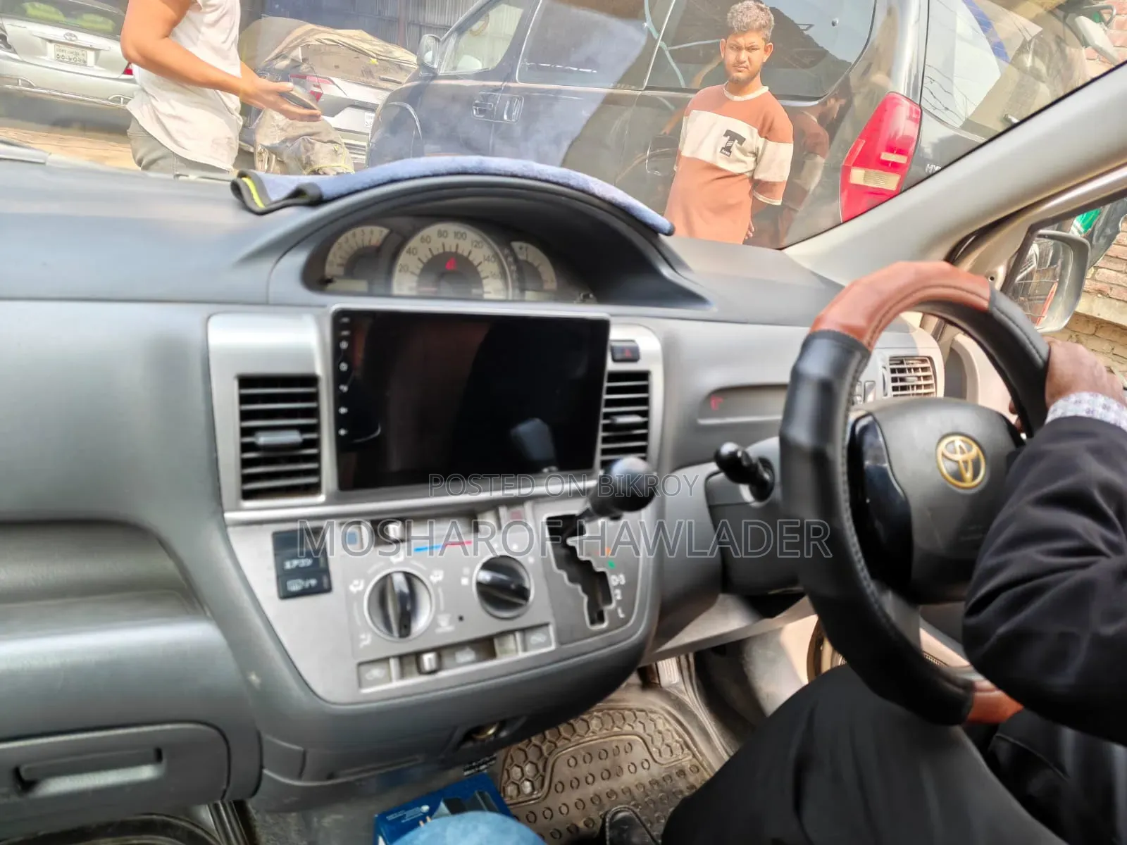 টয়োটা রাউম ২০০৪ বেইজ