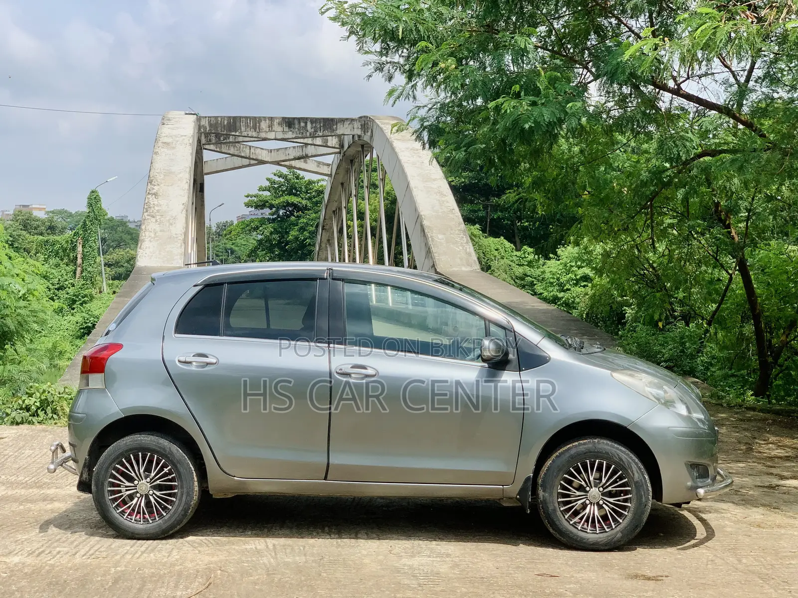 টয়োটা ভিটজ ১.০ এফডব্লিউডি ৫ডিআর ২০০৯ গ্রে