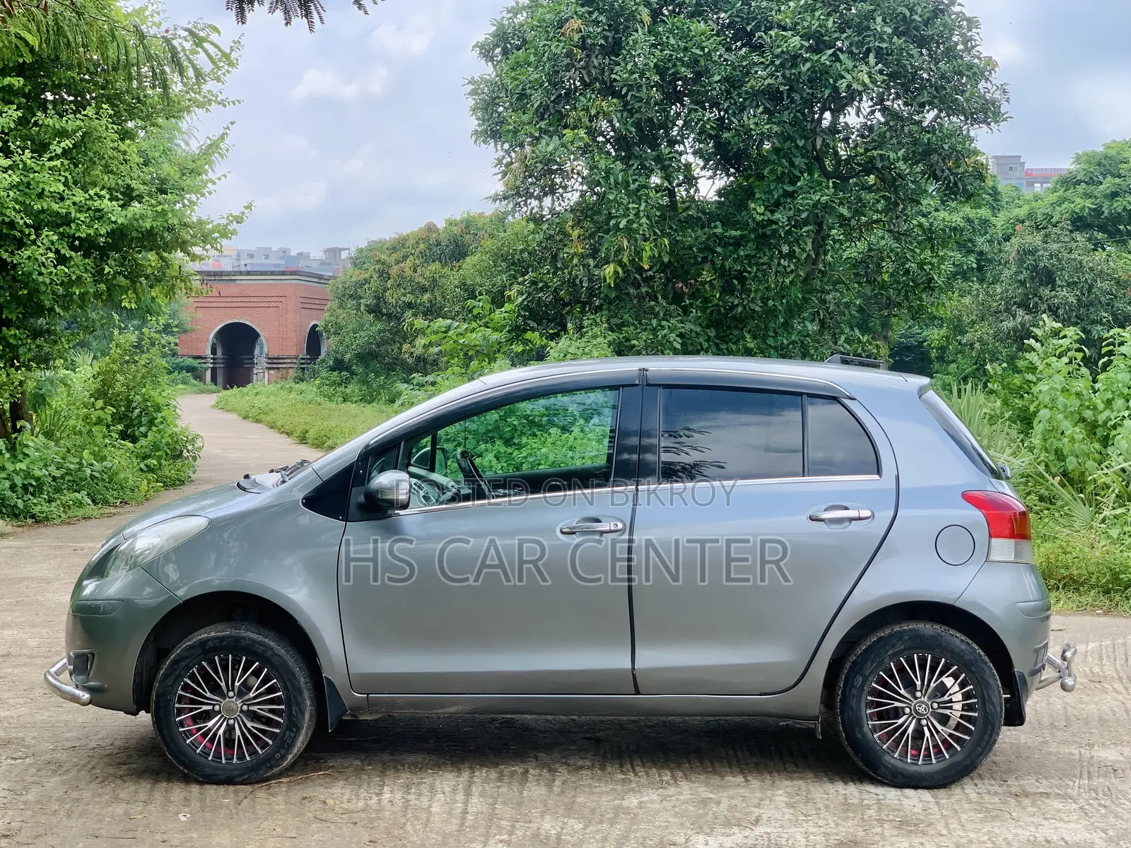 টয়োটা ভিটজ ১.০ এফডব্লিউডি ৫ডিআর ২০০৯ গ্রে