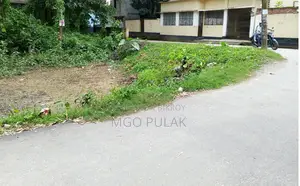 Corner/Double-Facing Land Suitable for Building – For Sale