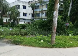 Corner/Double-Facing Land Suitable for Building – For Sale