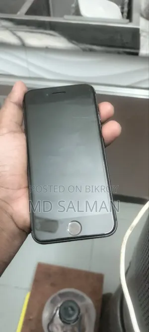 অ্যাপল আইফোন ৮ ৬৪ জিবি কালো