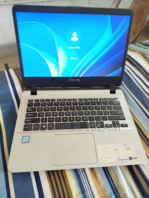 ASUS Vivobook 14 Laptop 4GB Intel Core I5 SSD 256GB