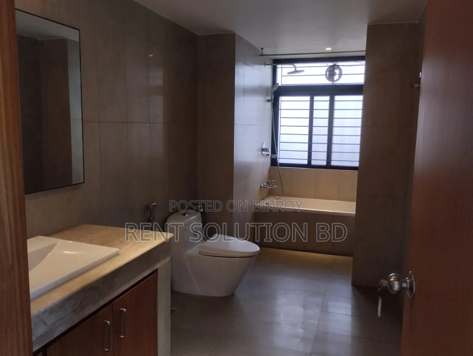 4 Bedroom Apartment in Gulshan for Rent