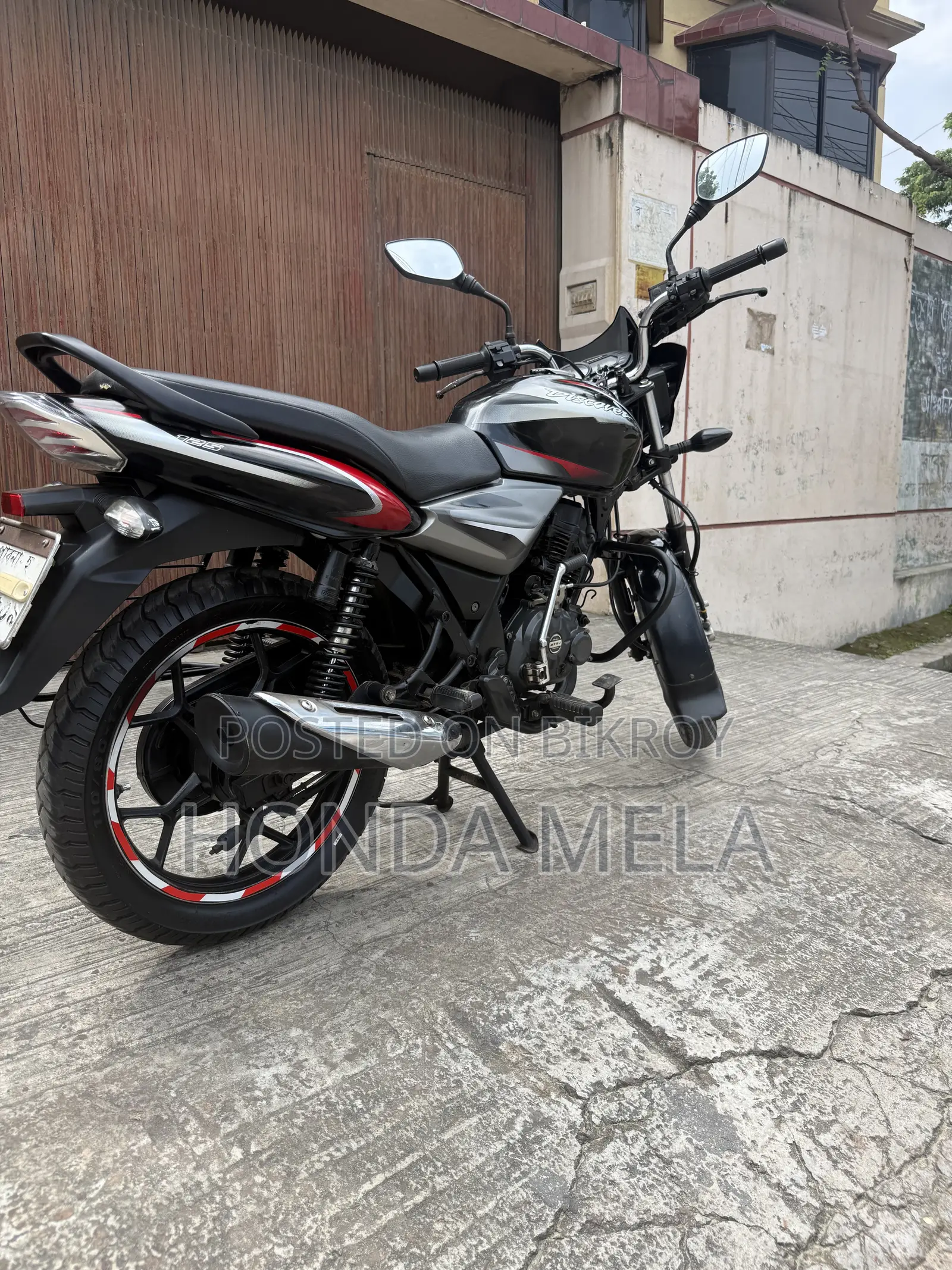 Bajaj Discover 125 2020 Black