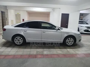 অডি এ৬ ২০১০ পার্ল
