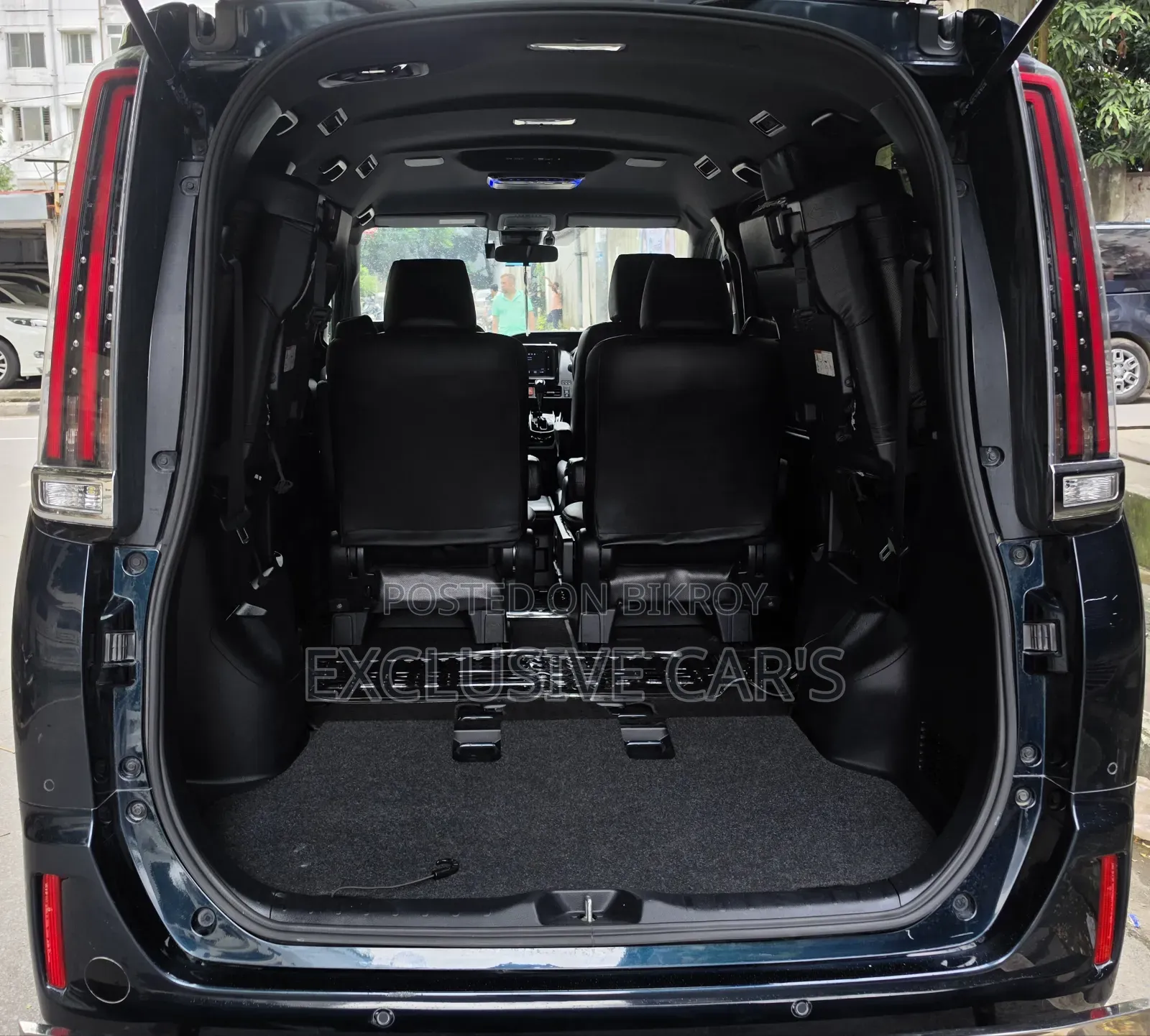 Toyota Esquire 2019 Blue