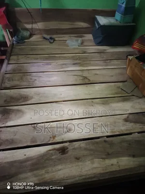 6x7 feet solid wood bed