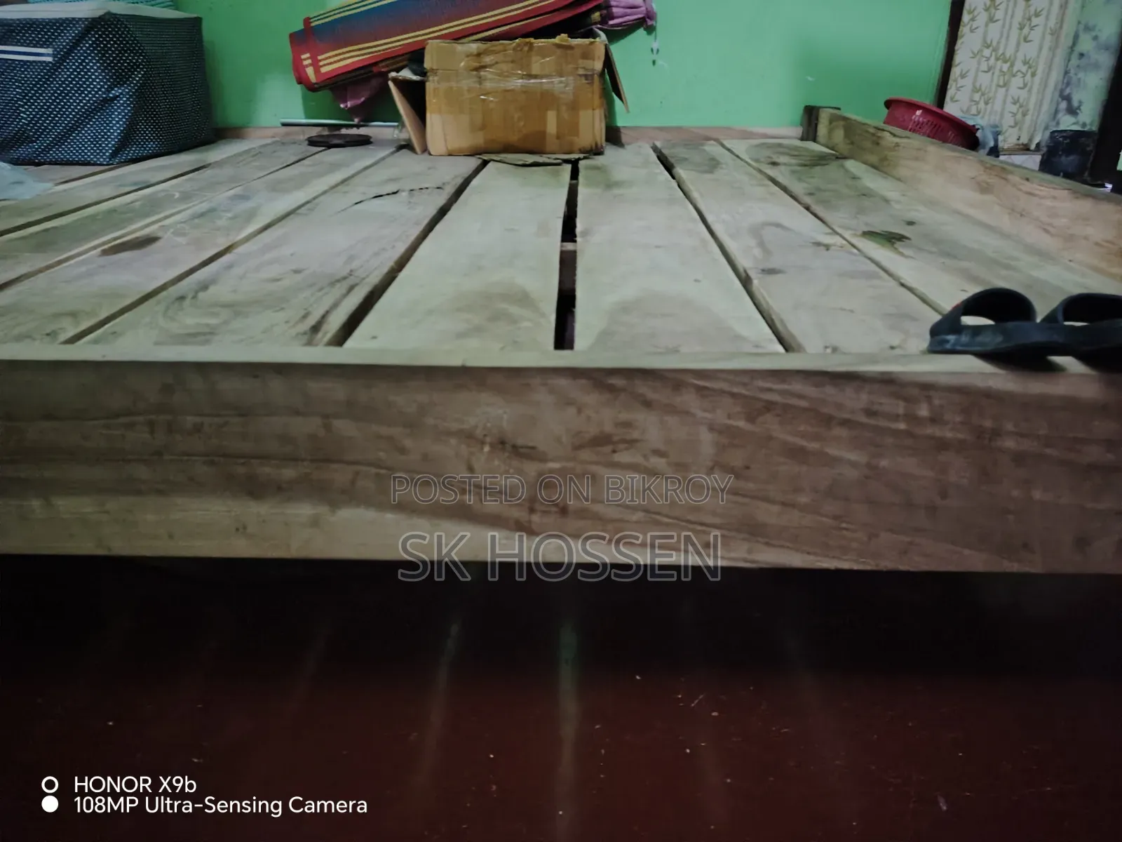 6x7 feet solid wood bed