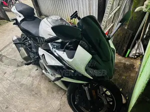 CFMoto 300SR 2025 White