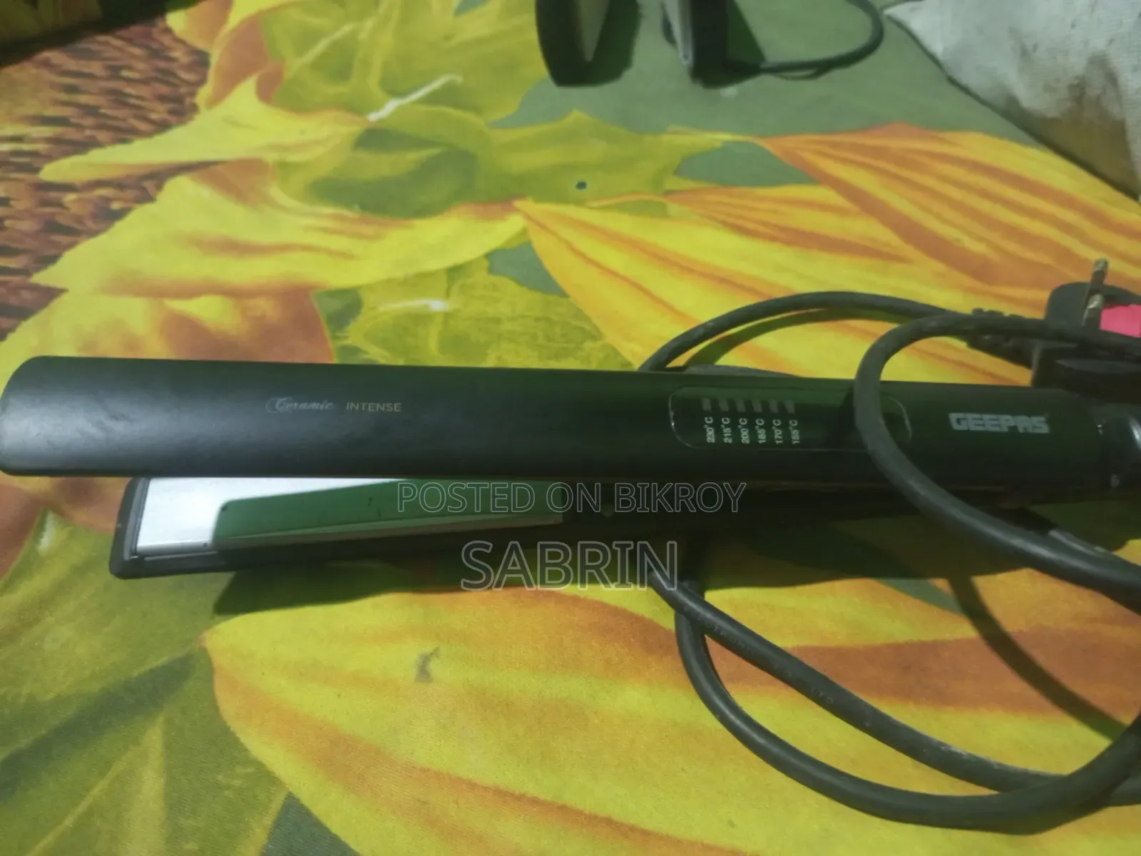 ২ টি হেয়ার স্ট্রেইটনার
