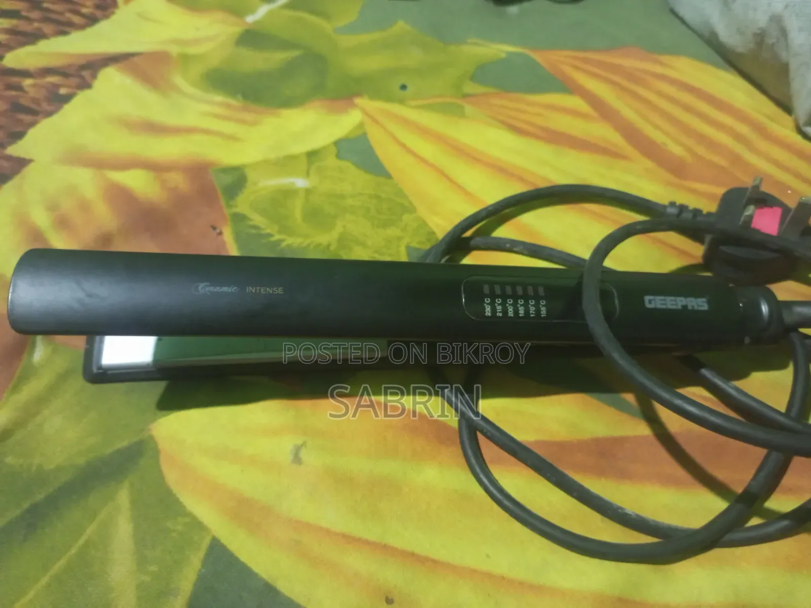 ২ টি হেয়ার স্ট্রেইটনার