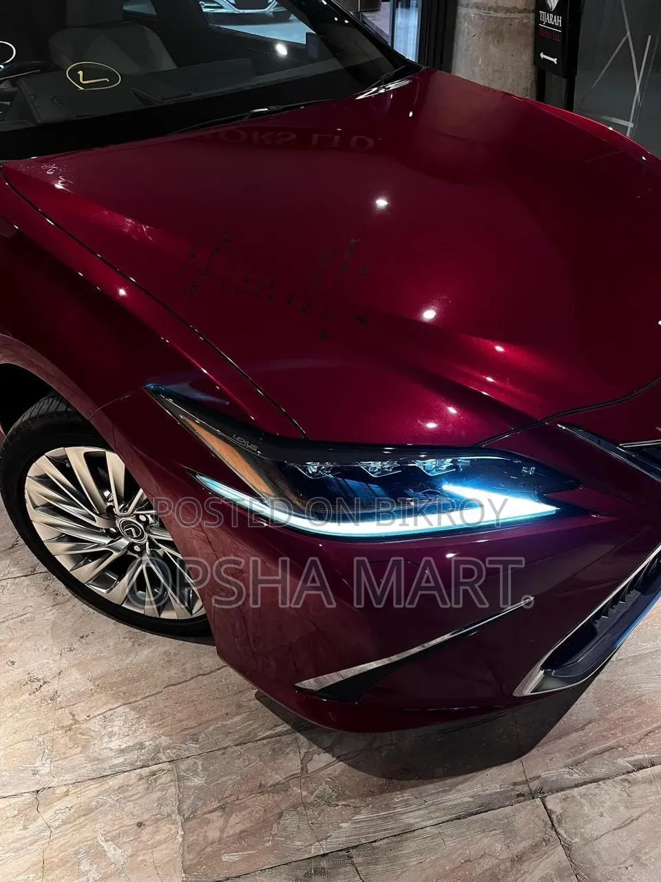 Lexus ES 2020 Red