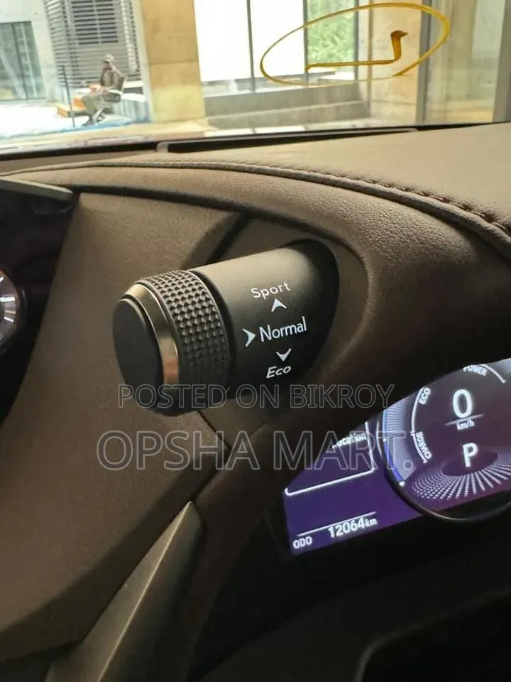 Lexus ES 2020 Red