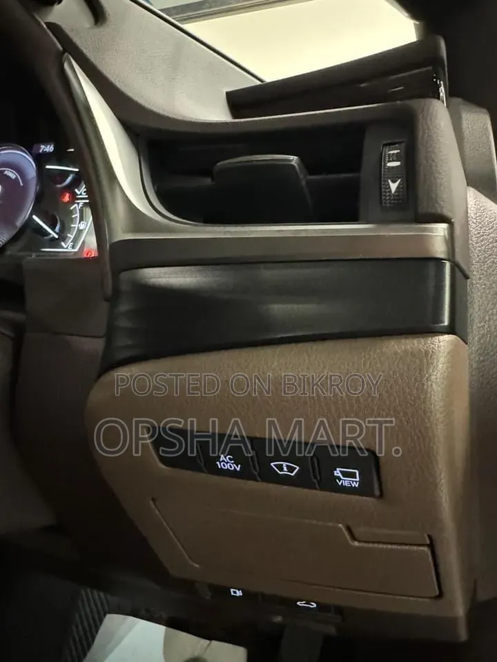 Lexus ES 2020 Red
