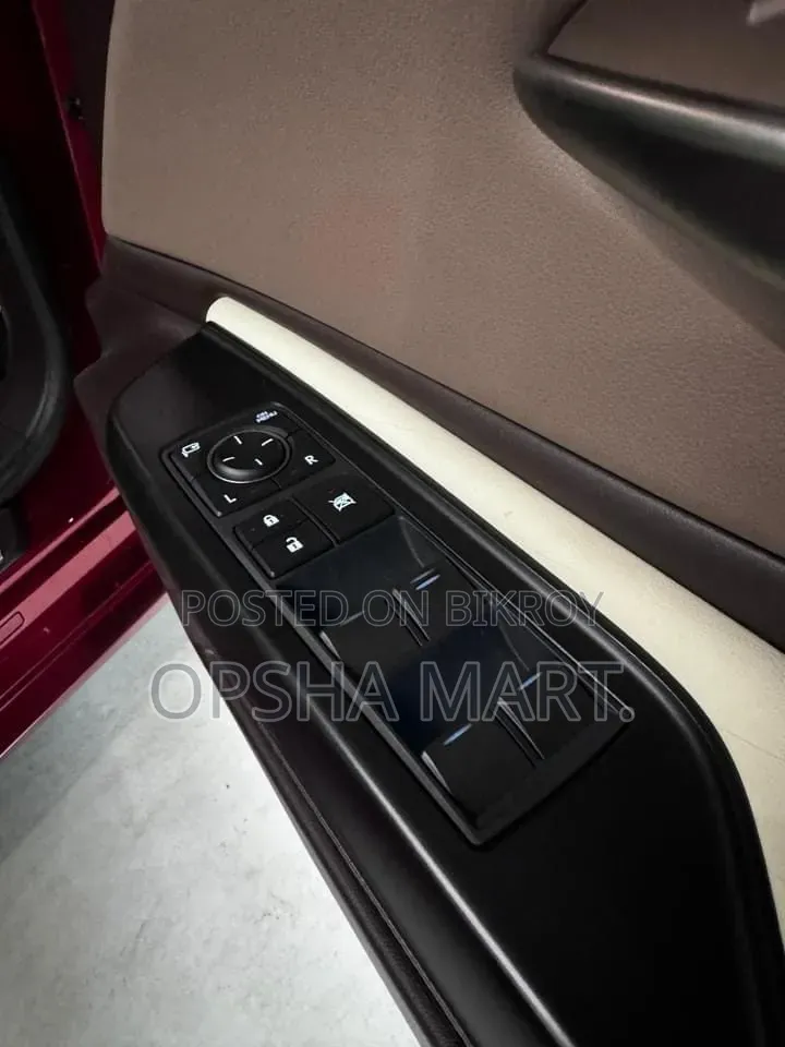 Lexus ES 2020 Red