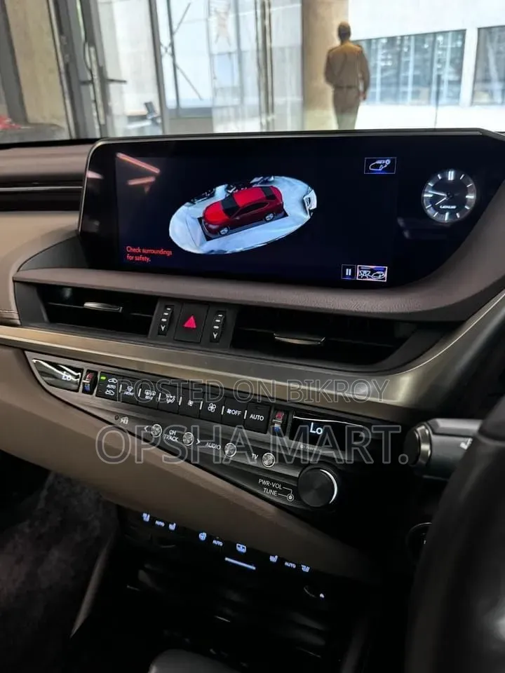 Lexus ES 2020 Red