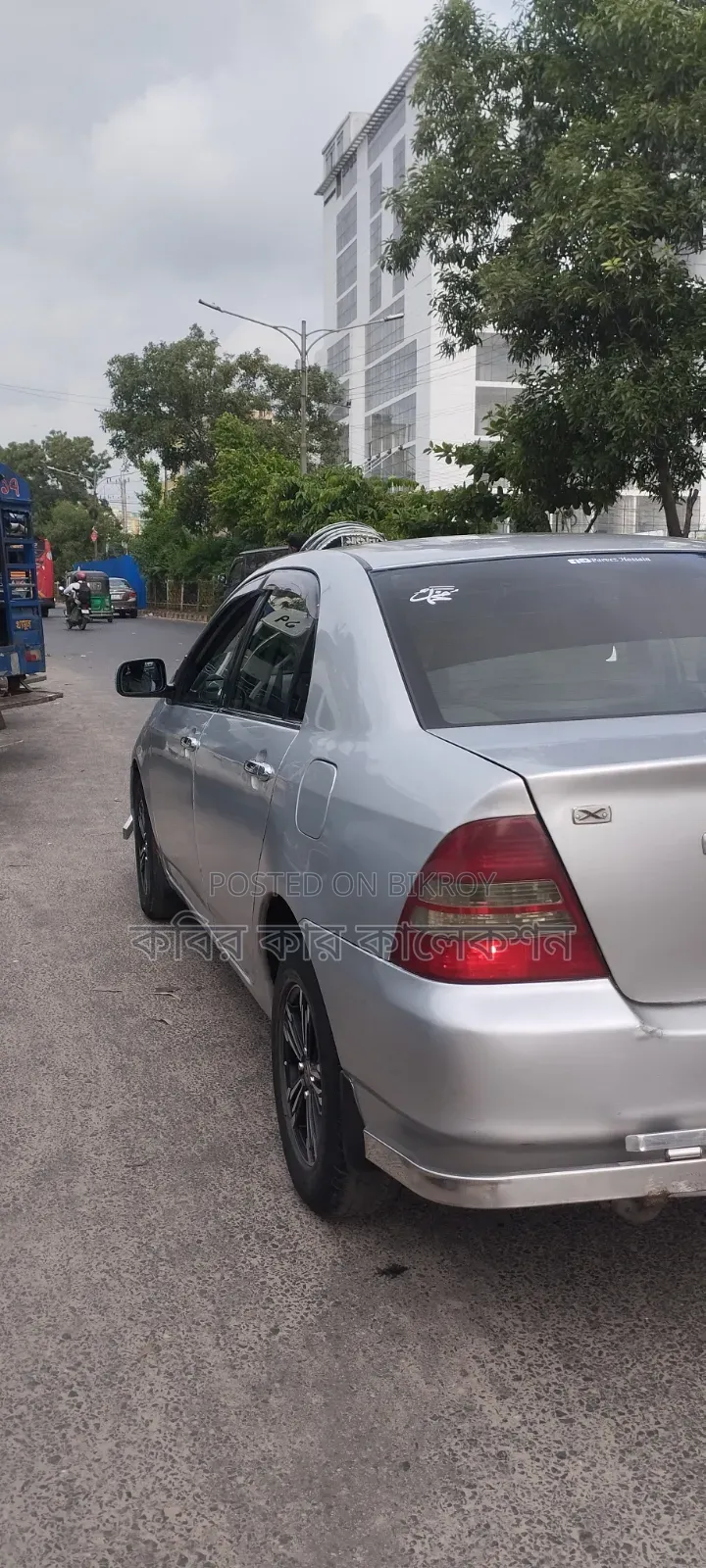 টয়োটা করোল্লা ২০০৪ সিলভার