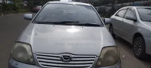 টয়োটা করোল্লা ২০০৪ সিলভার