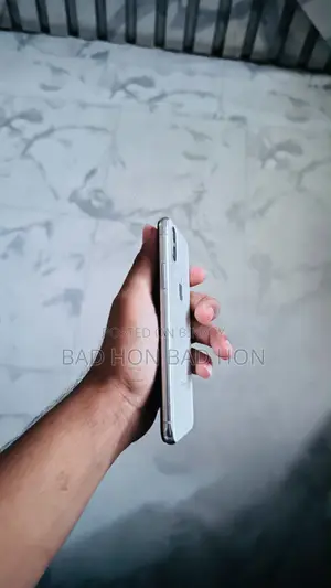Apple iPhone X 64 GB White