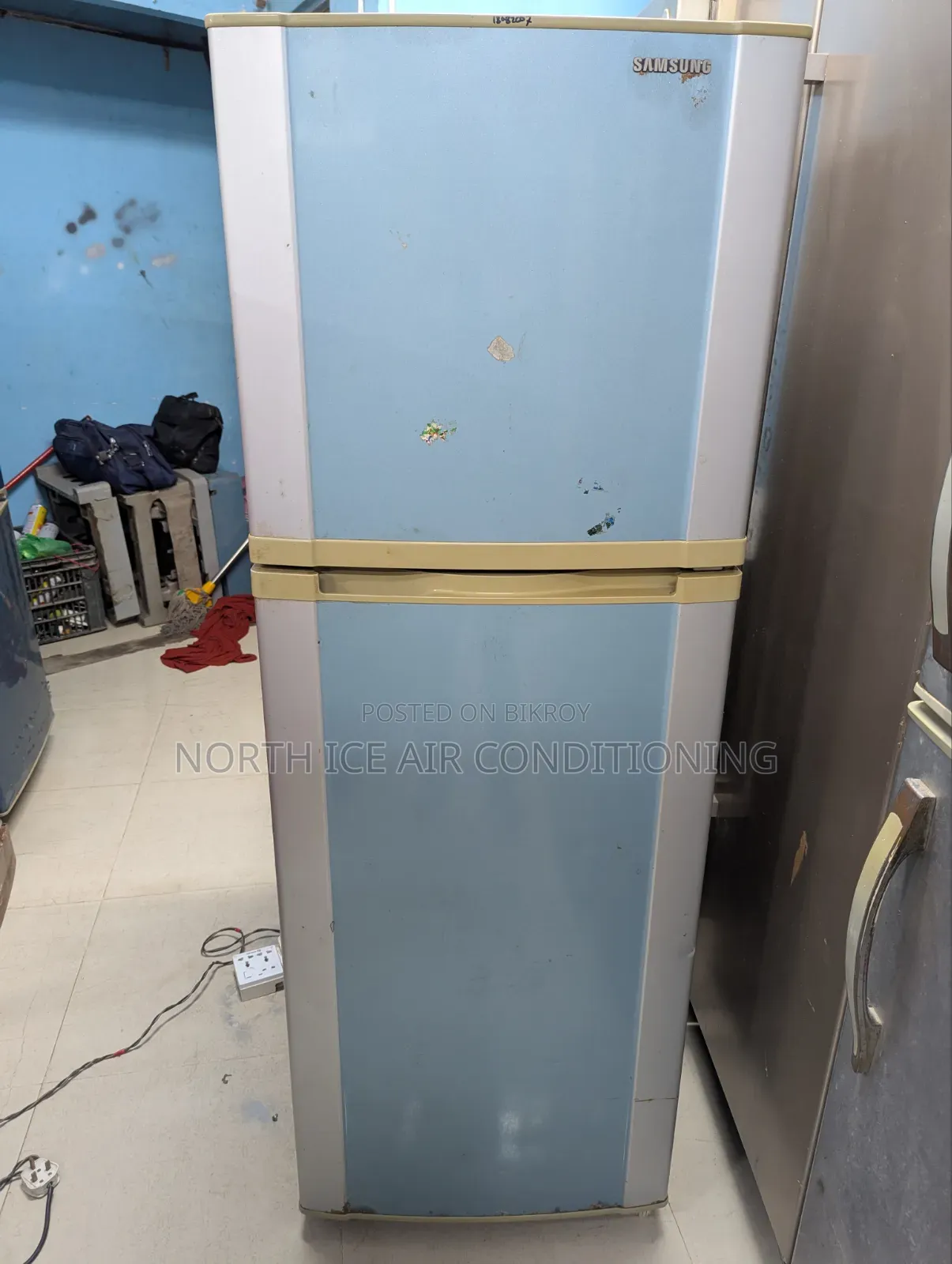 Samsung Silver, As Colour Non Frost Fridge 225 Ltr.